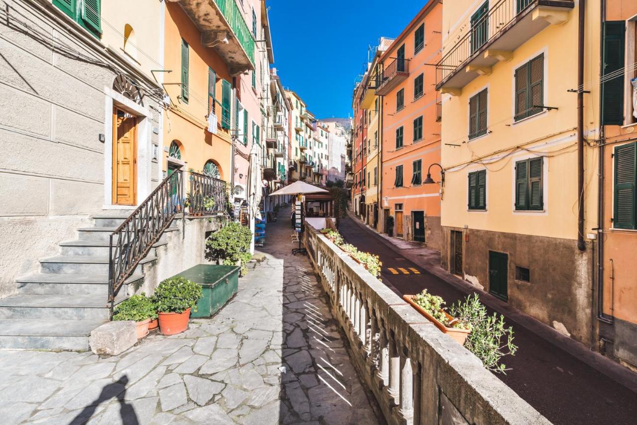 5 Terre Discovering Riomaggiore Exterior photo
